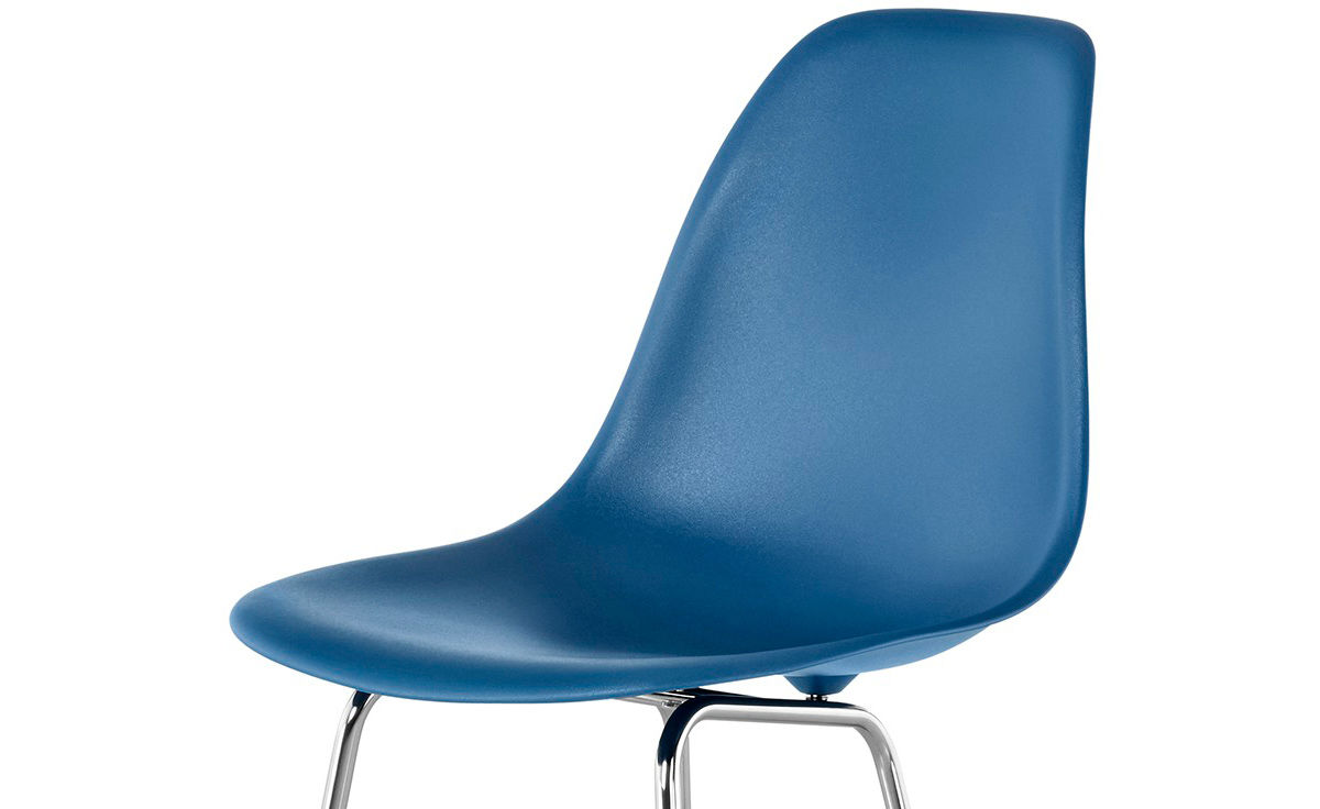 eames&reg; molded plastic stool