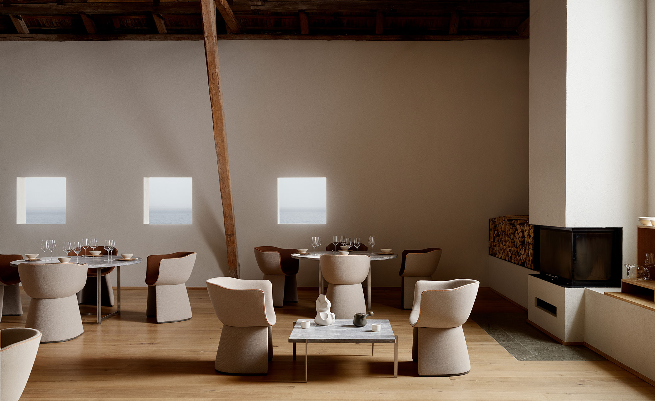Monolit Dining Chair with leather piping