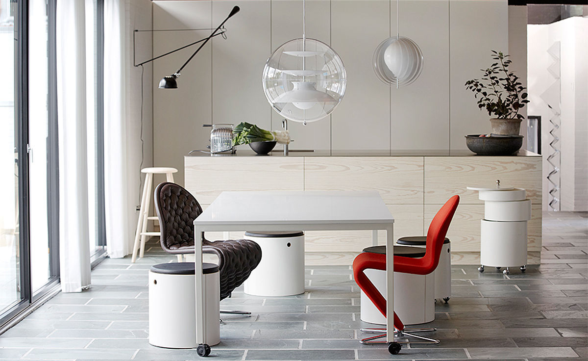 panton moon suspension lamp