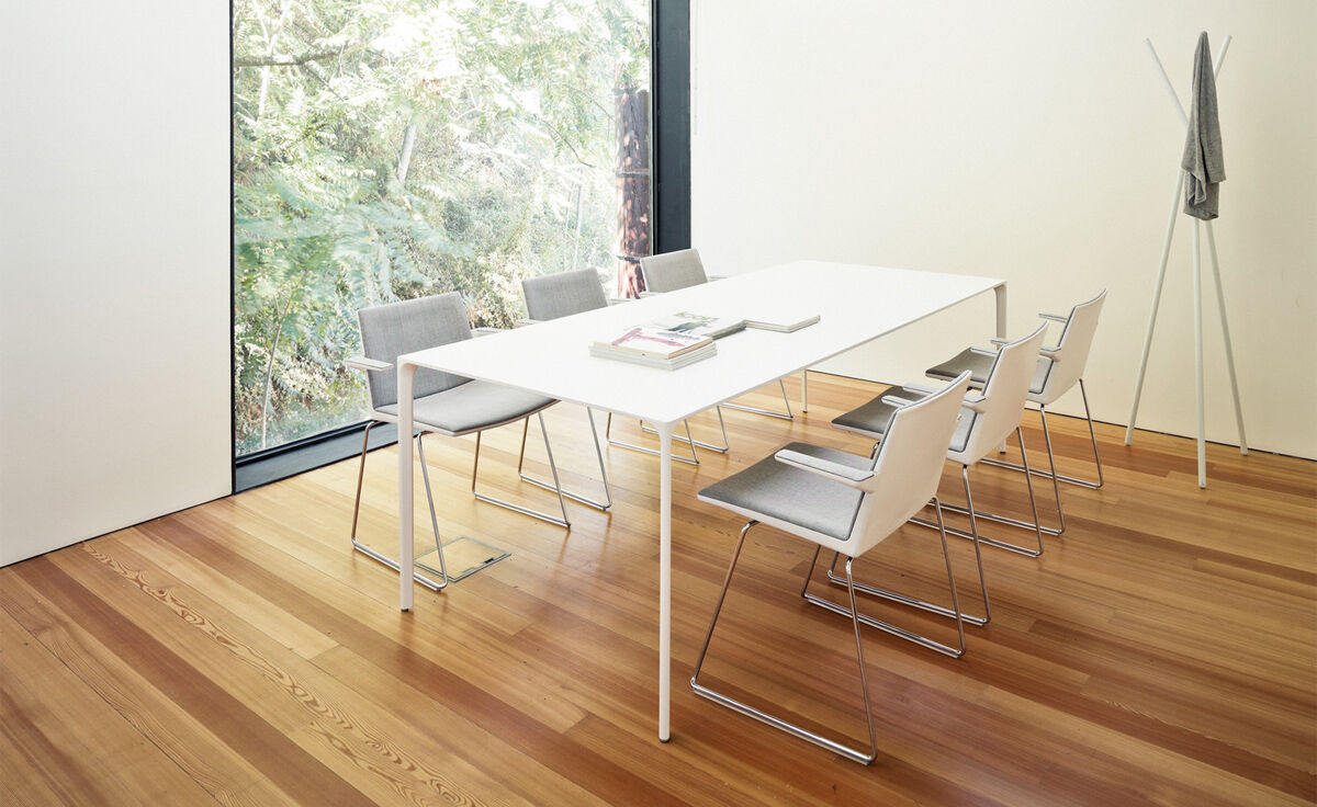 nuur table