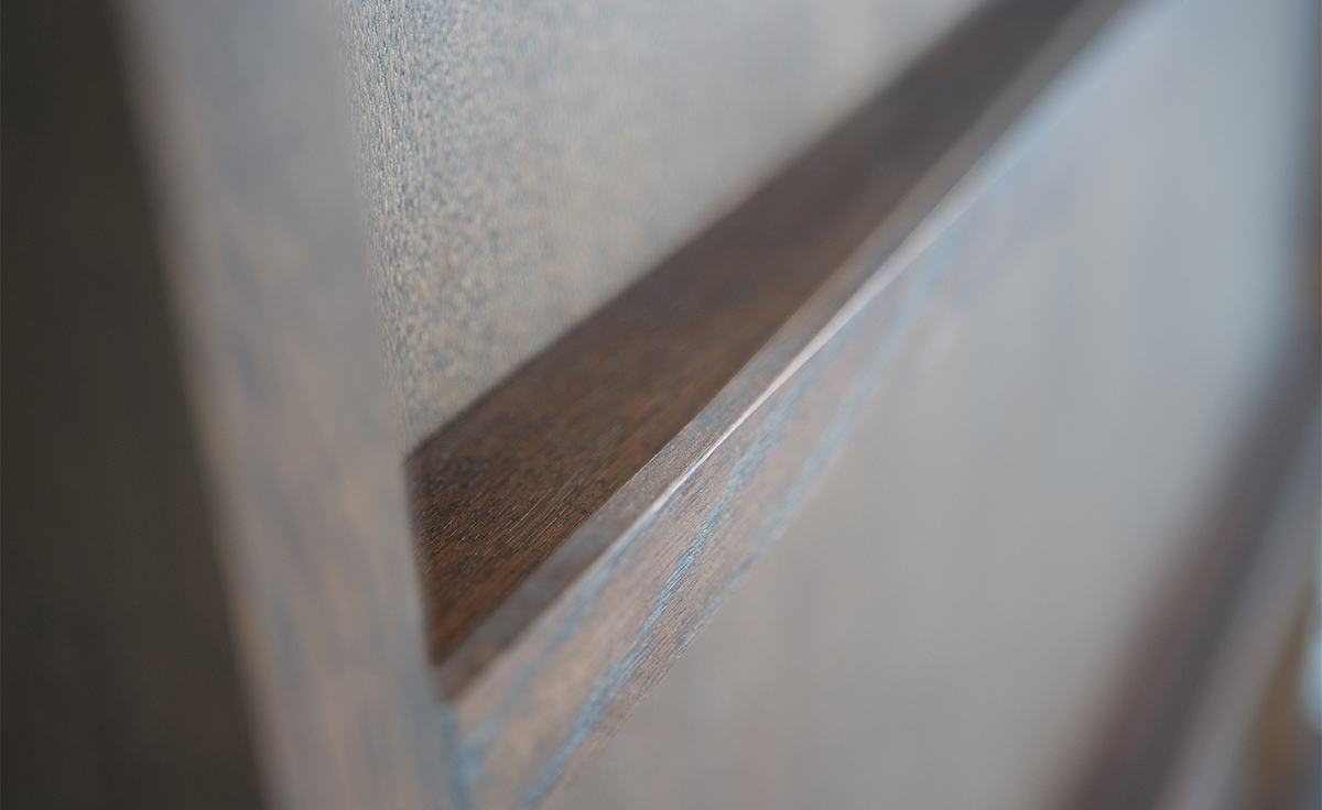 oblique shelf