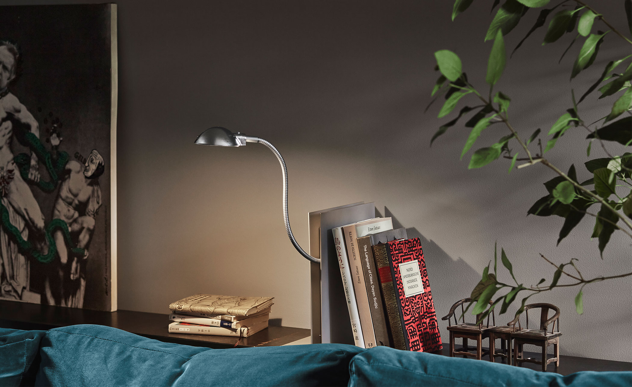 Oskar Bookshelf Lamp