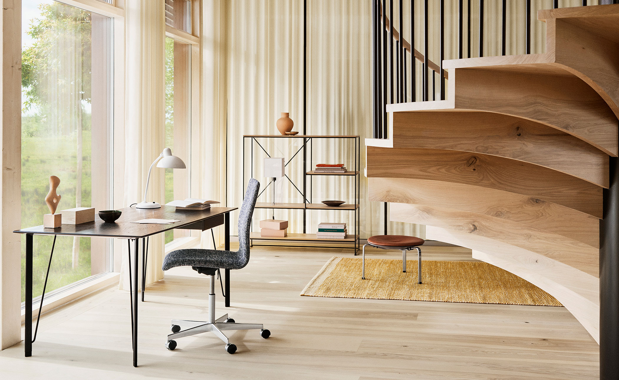Oxford™ Low Back Chair with 5-star base