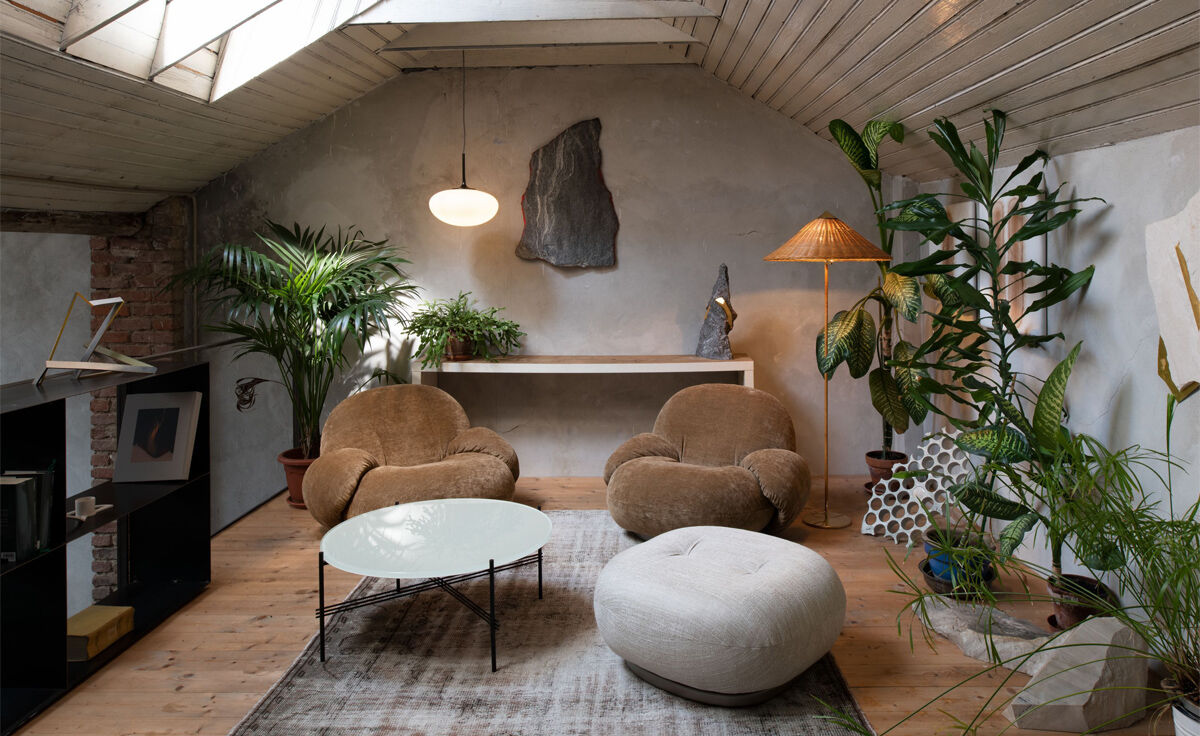 pacha lounge chair with armrest