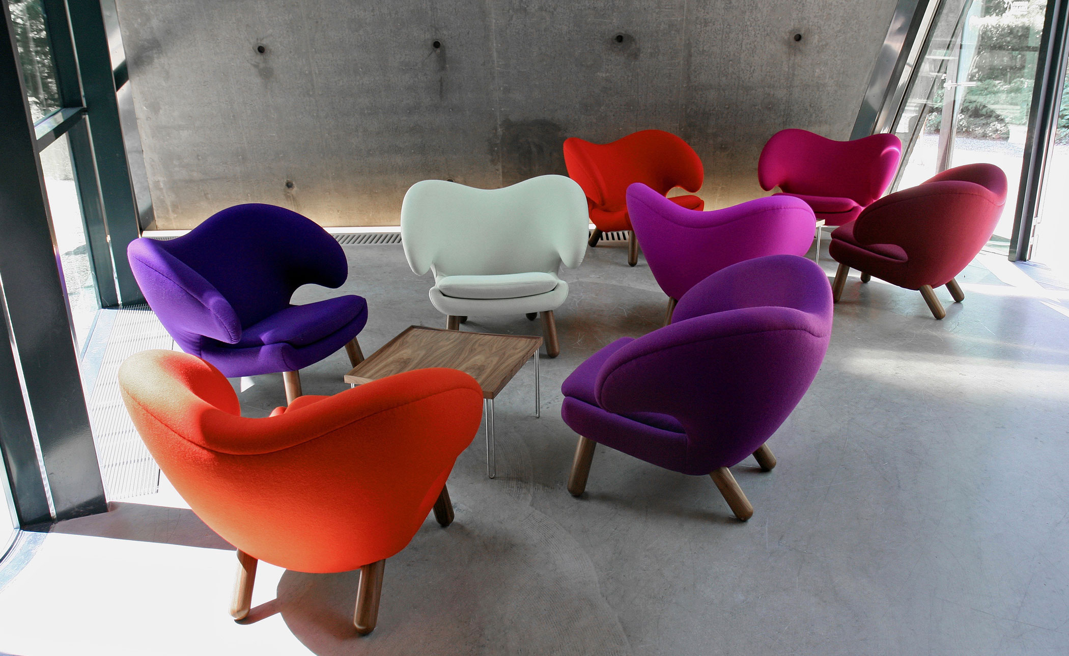 Pelican Chair with Buttons