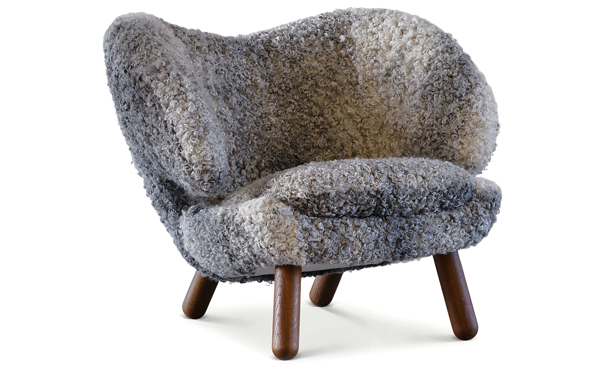 Pelican Chair with Sheepskin