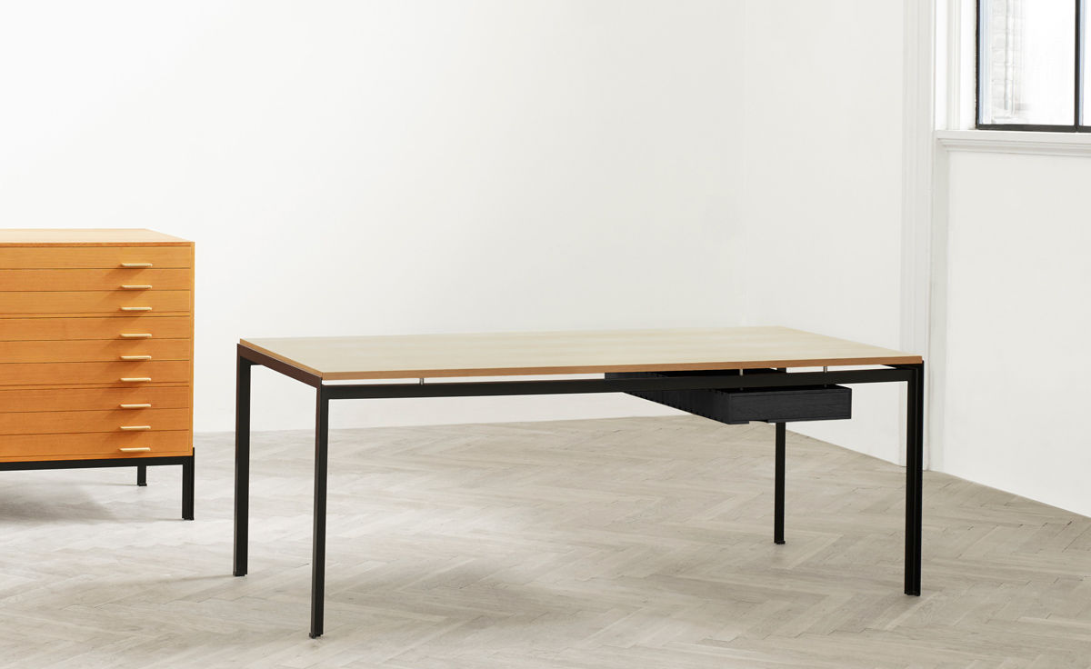 pk52 professor desk