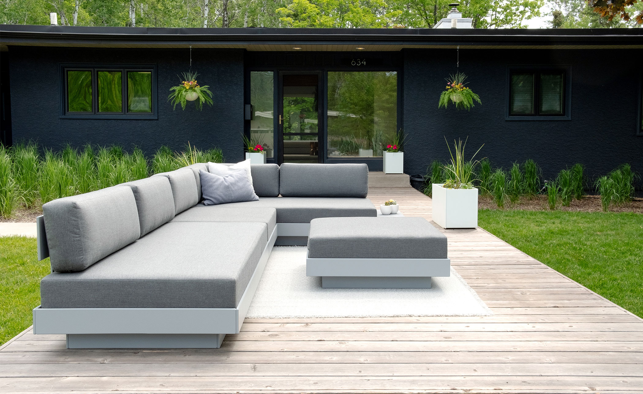 Platform One Daybed