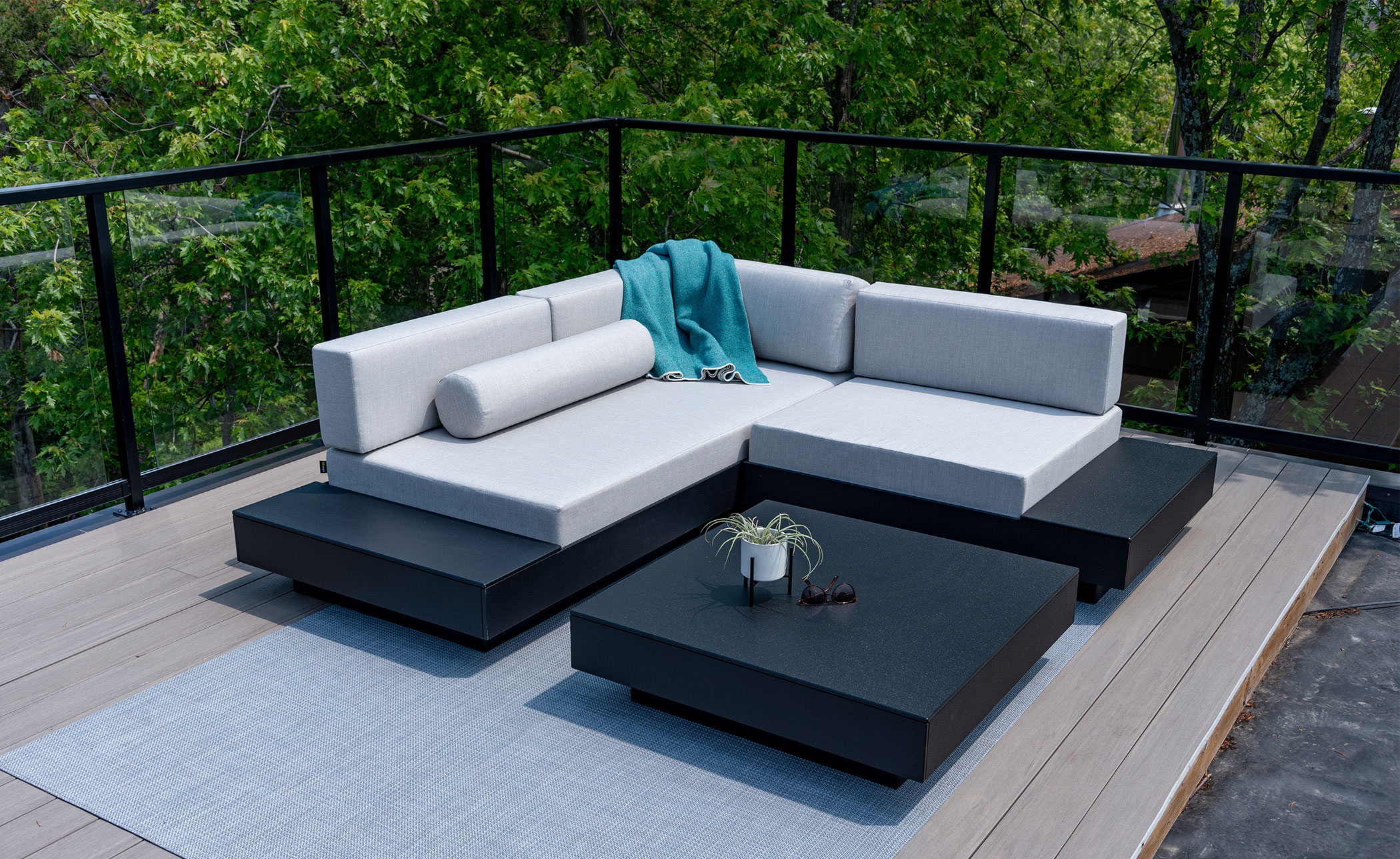 Platform One Daybed