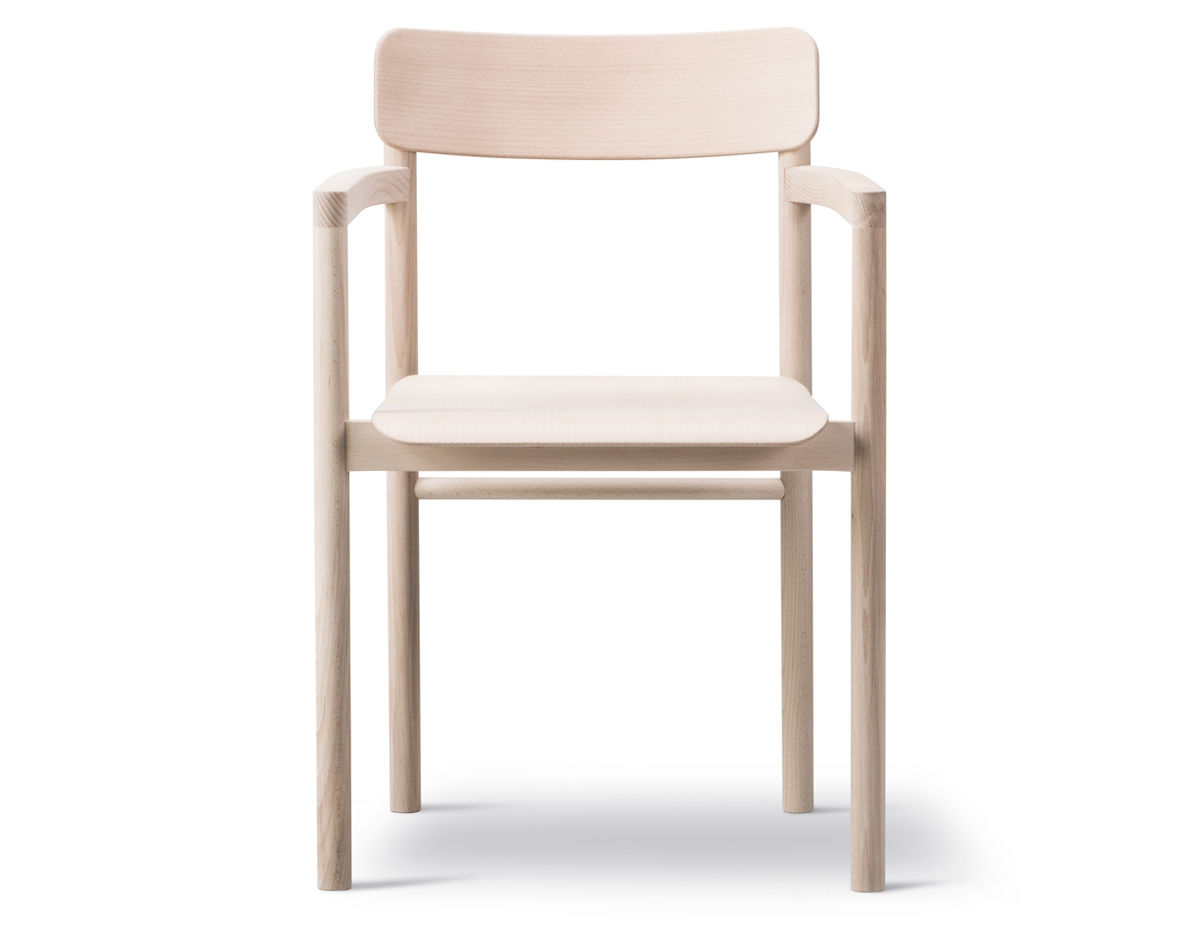post armchair