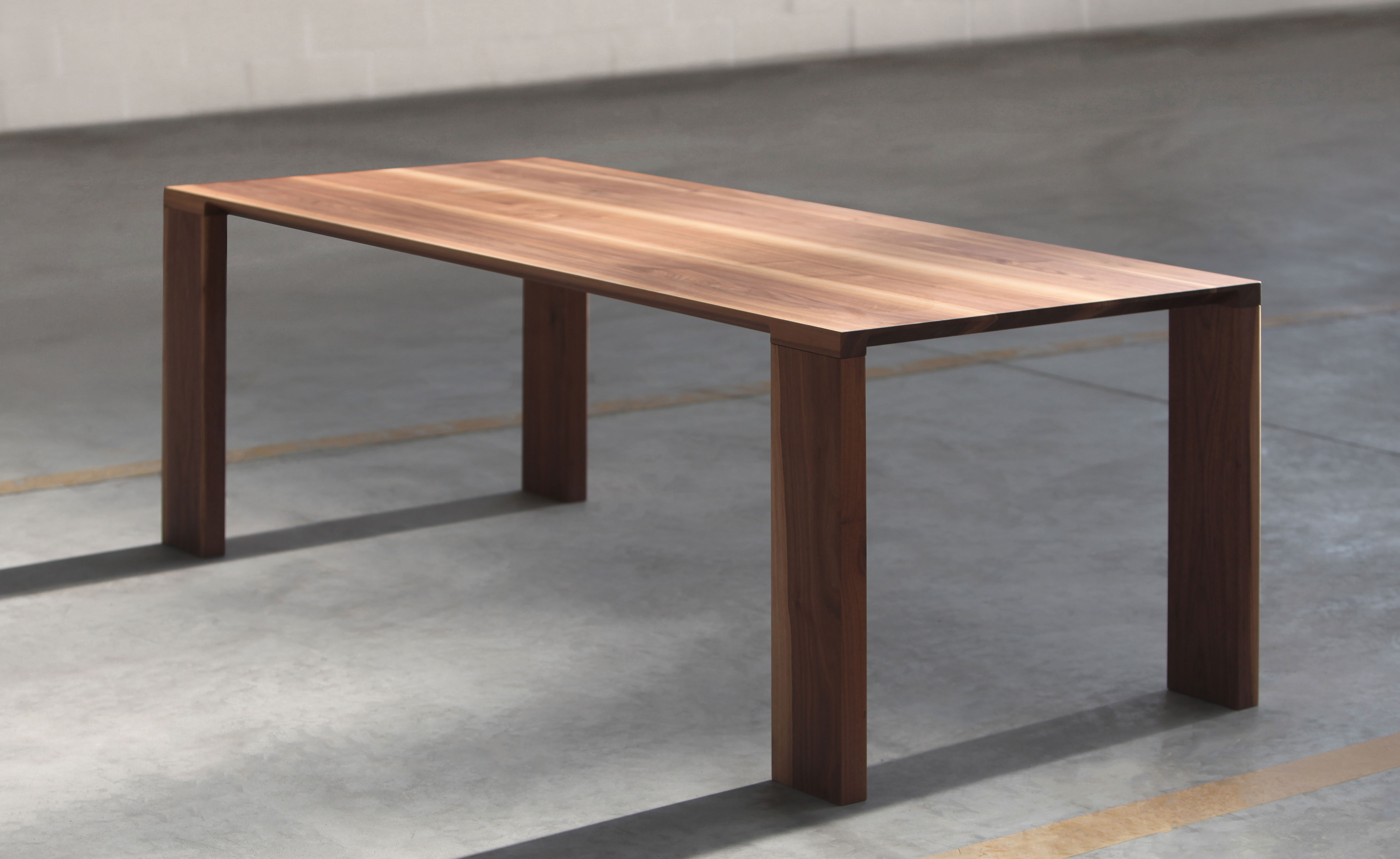 radii dining table