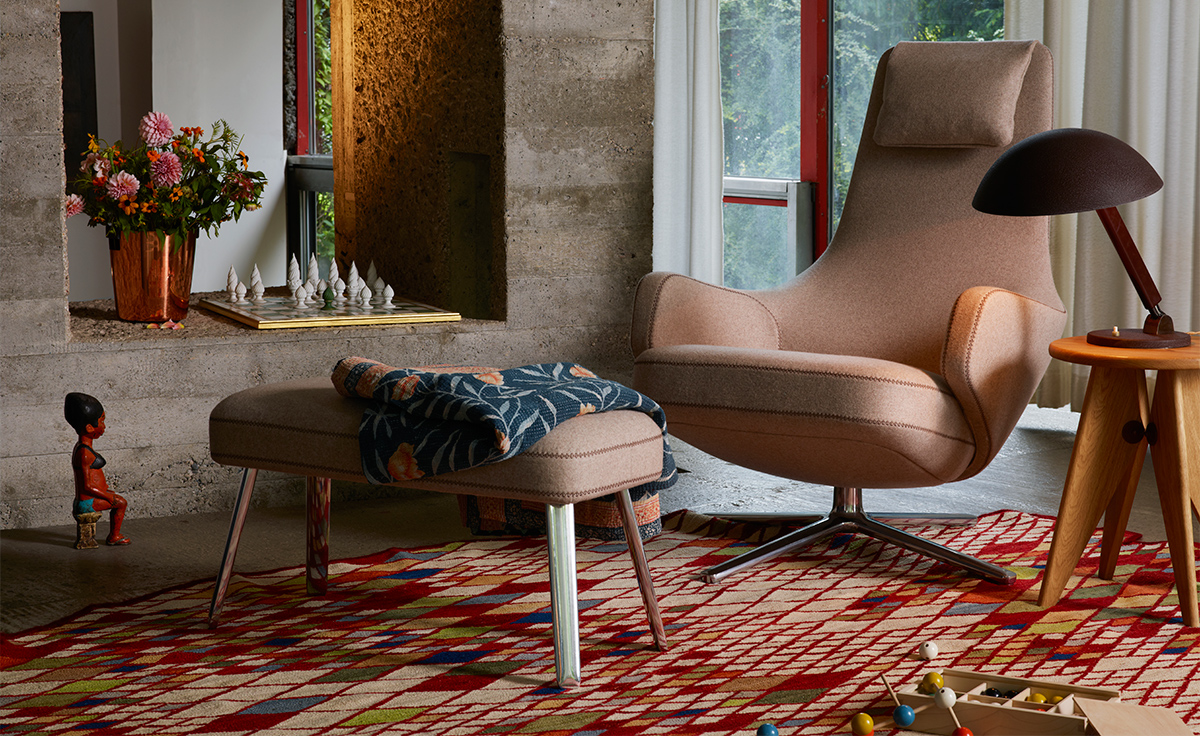 repos lounge chair & ottoman
