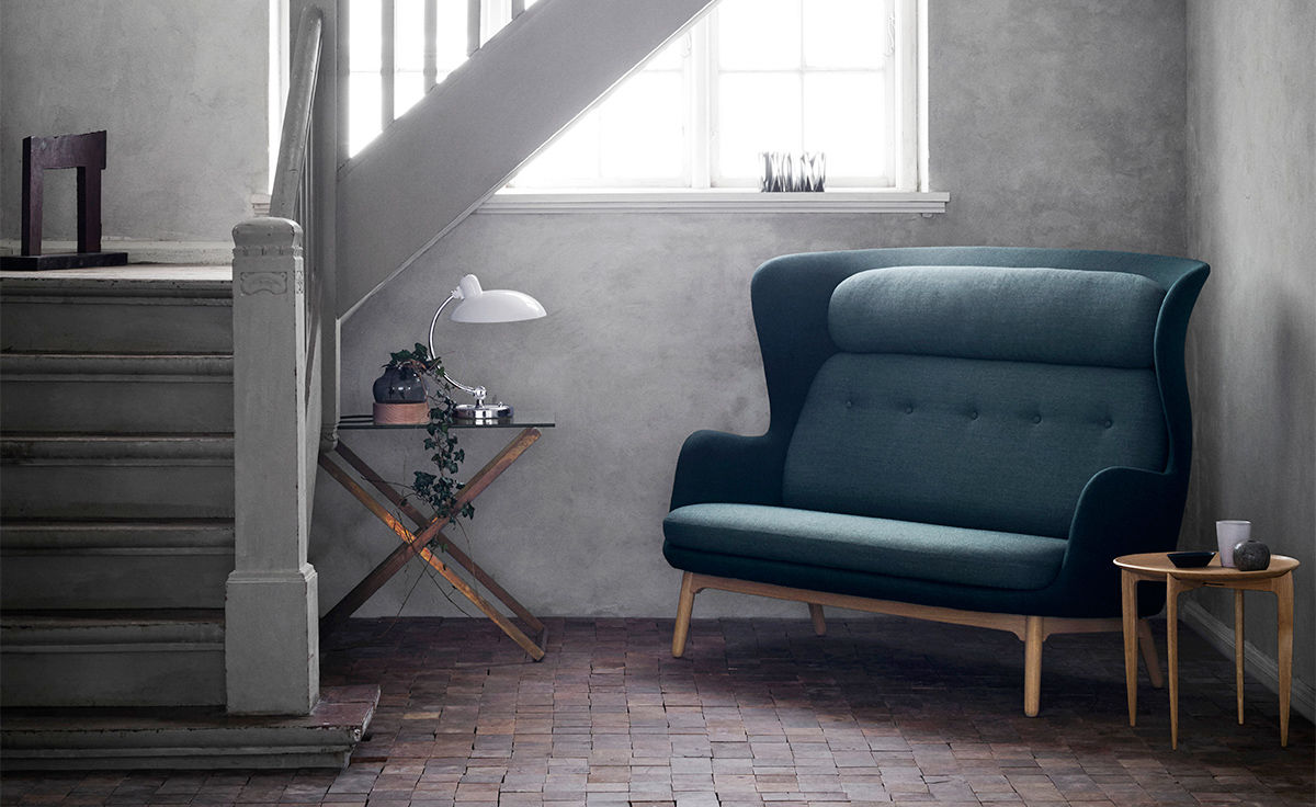 ro sofa with wood base