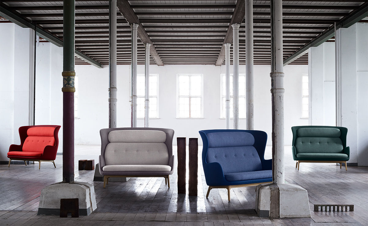 ro sofa with wood base