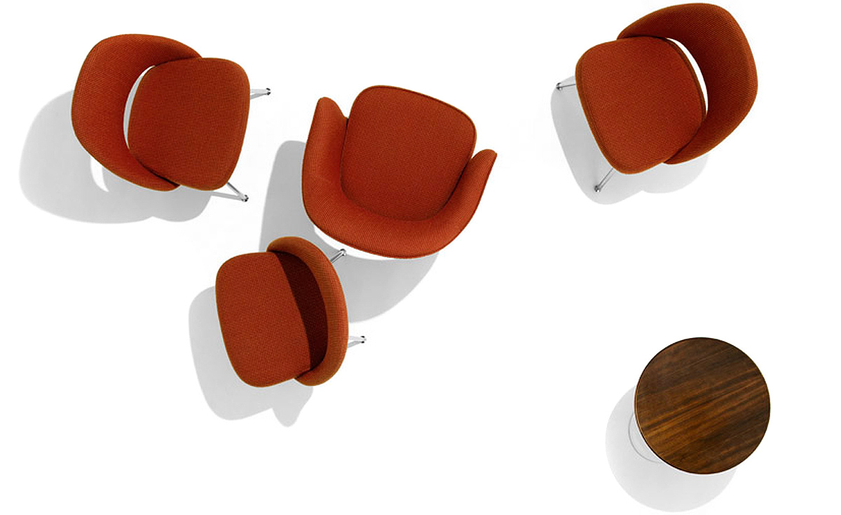 saarinen executive arm chair with metal legs