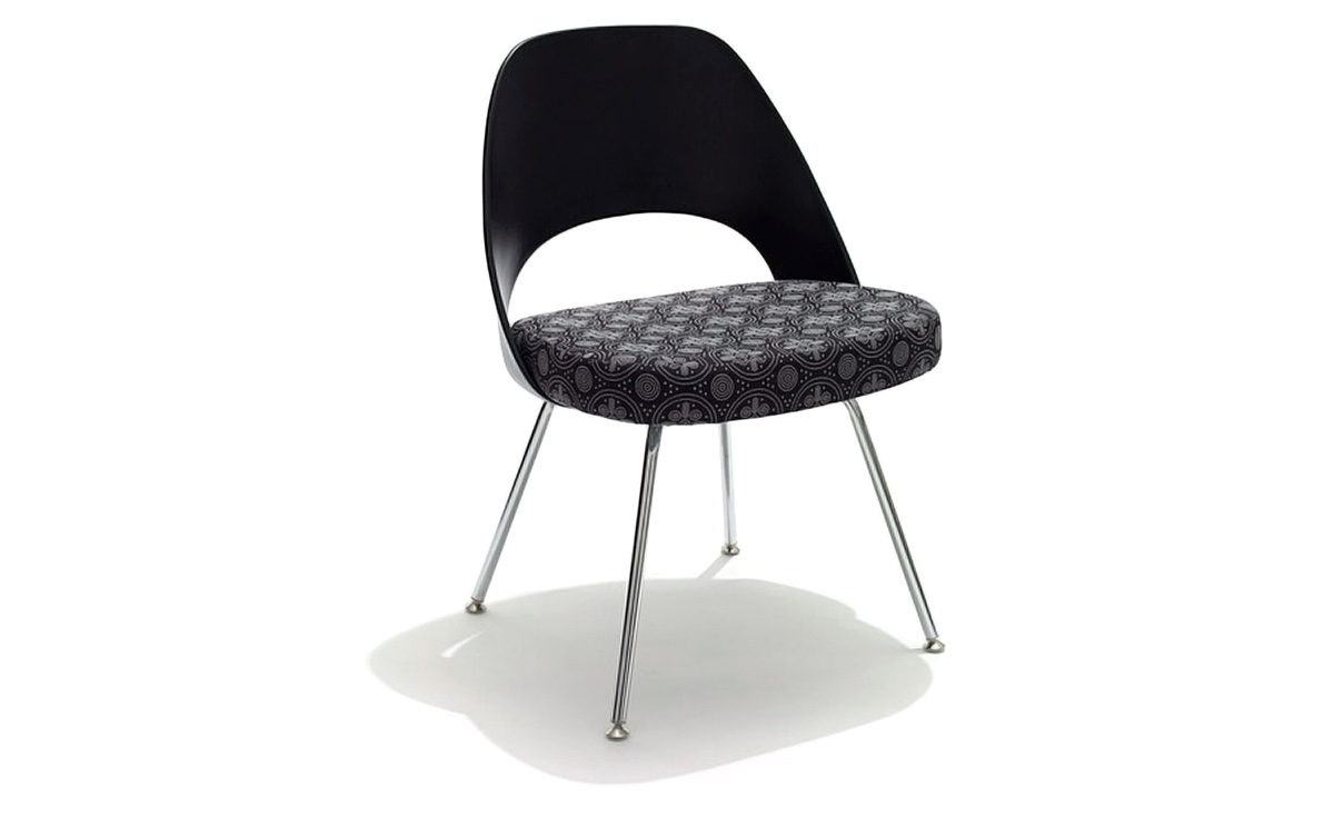 saarinen plastic back side chair with tubular legs