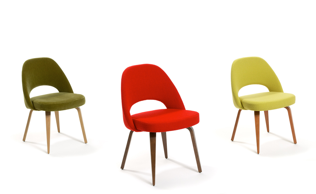 saarinen executive side chair with wood legs