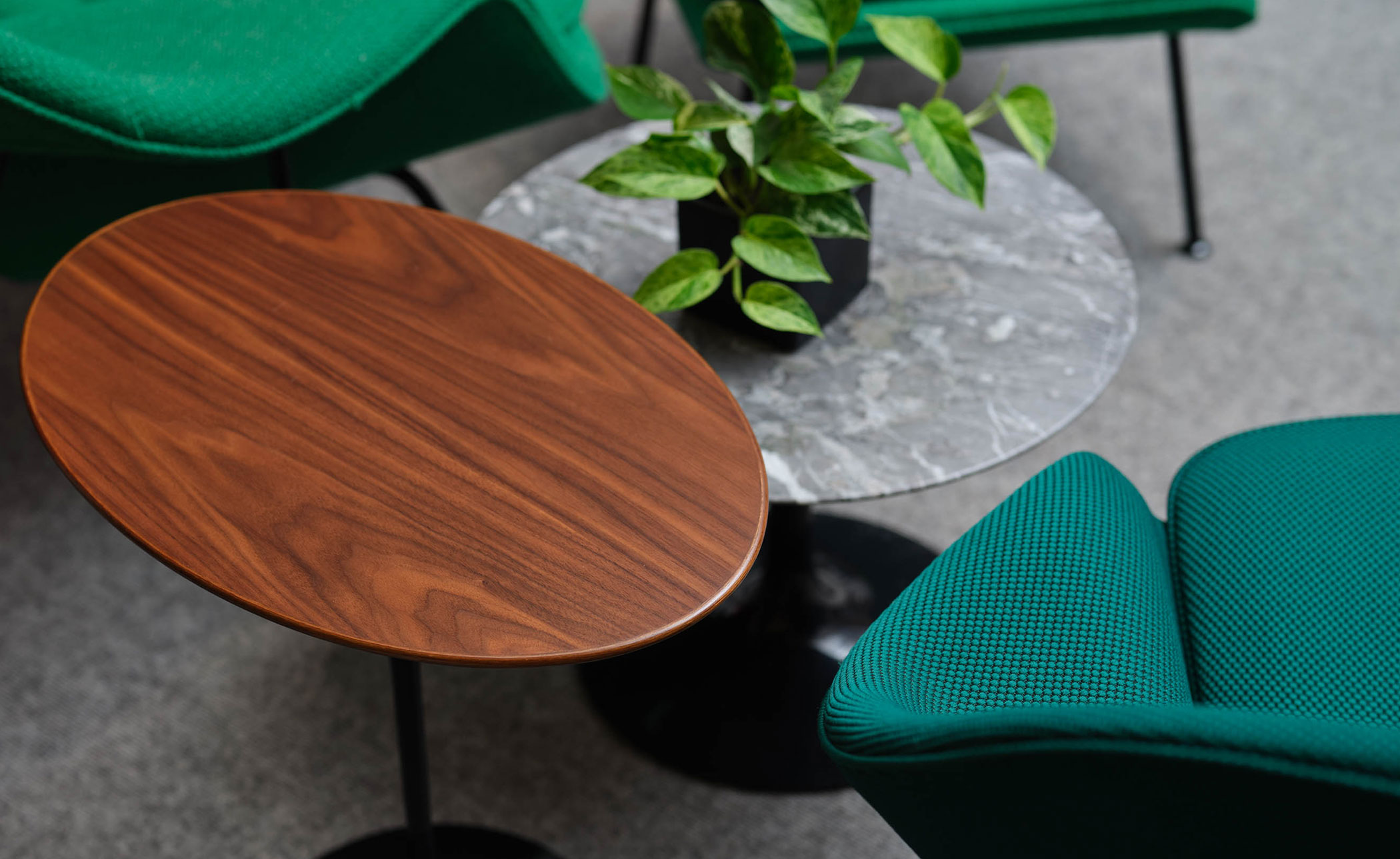 saarinen side table - 20" round