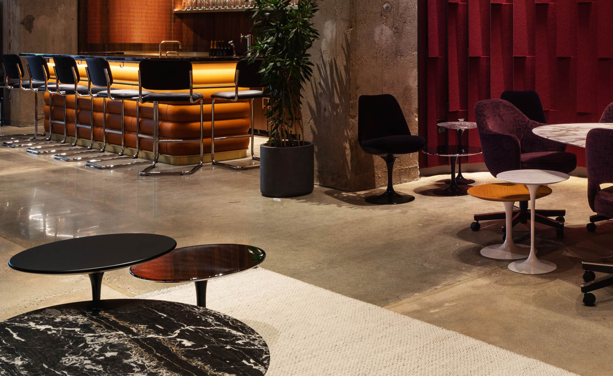 saarinen side table - 22" oval