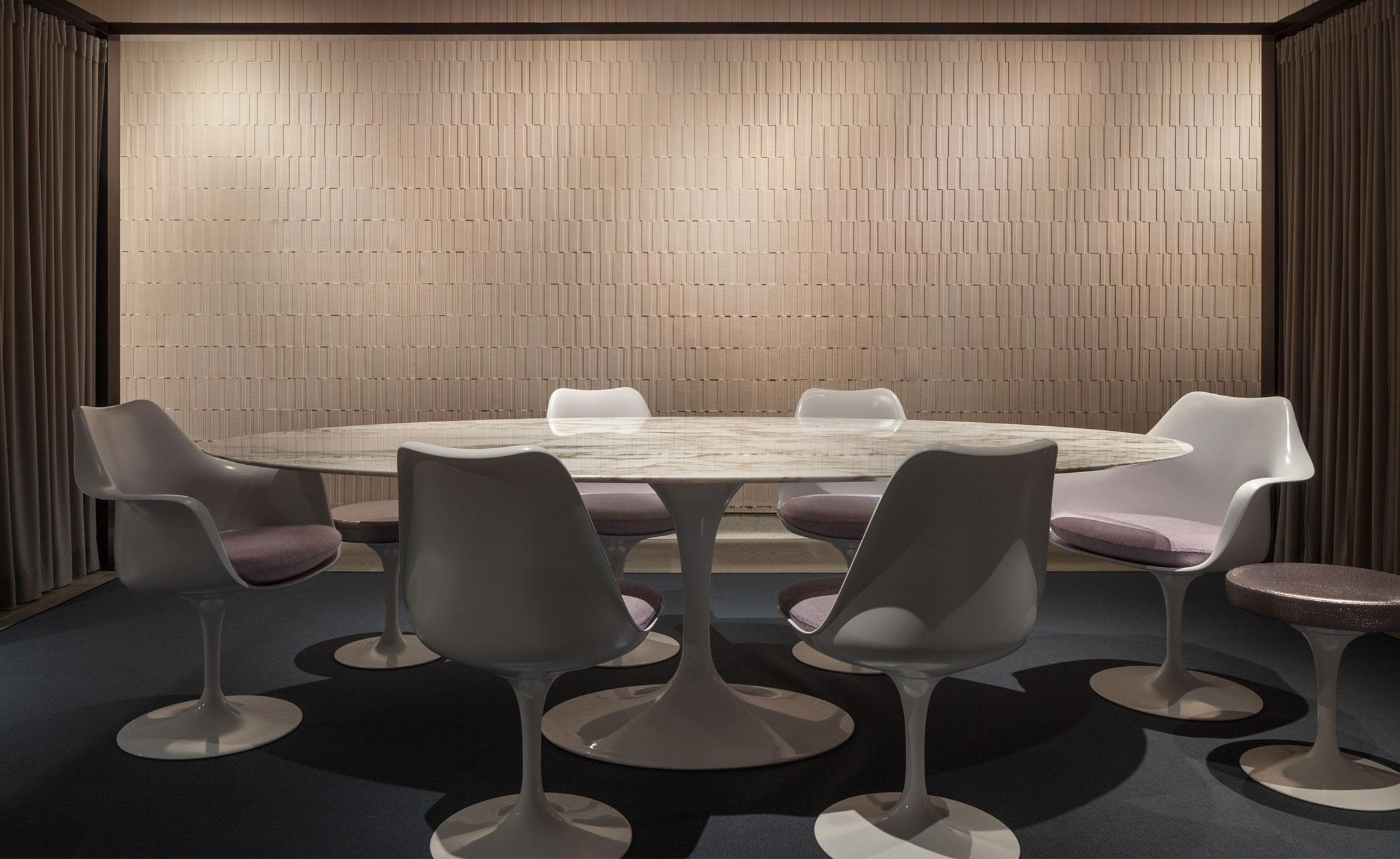 saarinen white tulip side chair