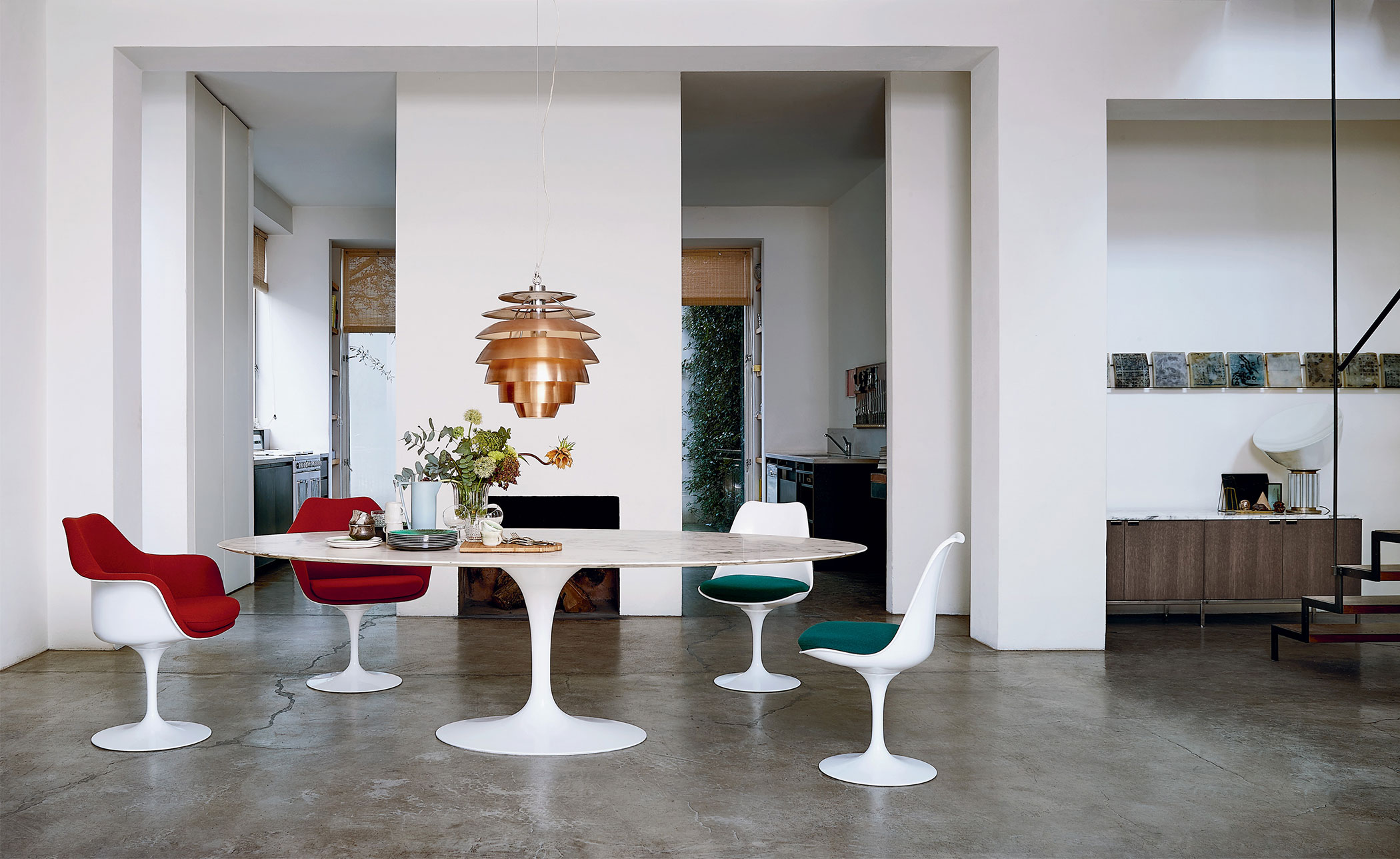 saarinen white tulip side chair