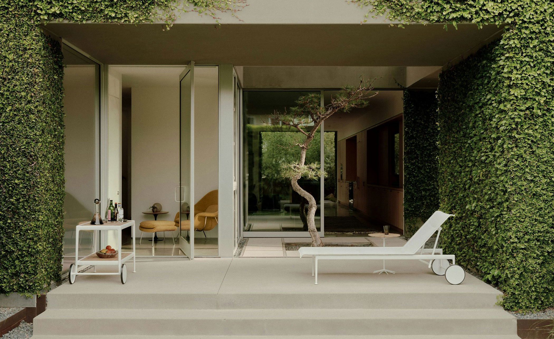 schultz adjustable chaise lounge
