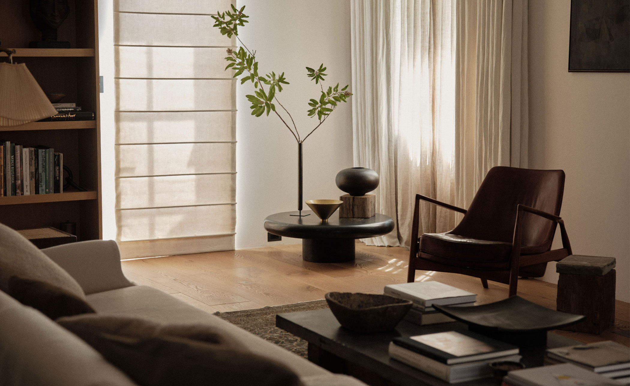 Seal Low Back Lounge Chair