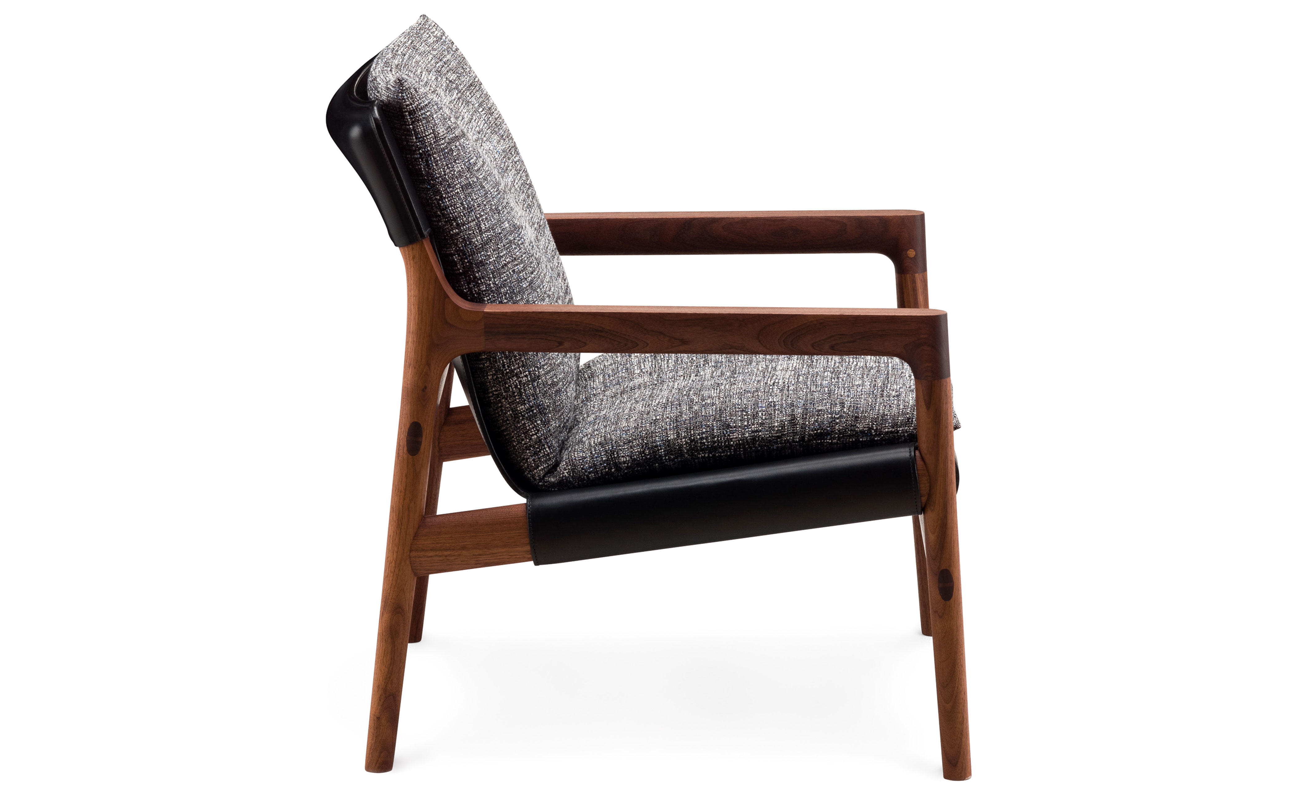 Sela Lounge with narrow arms