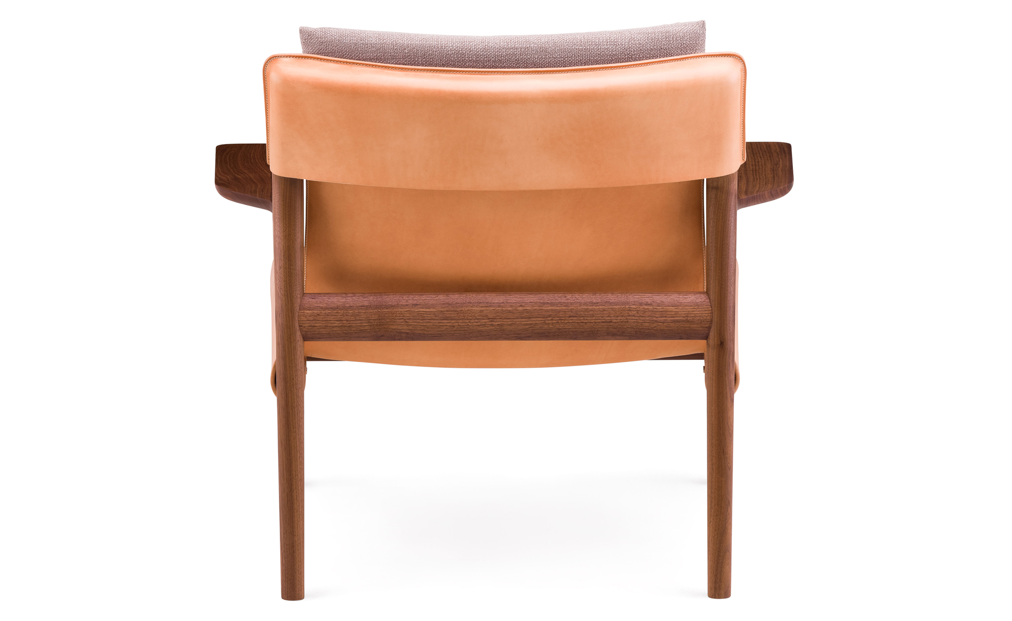 Sela Lounge with wide arms