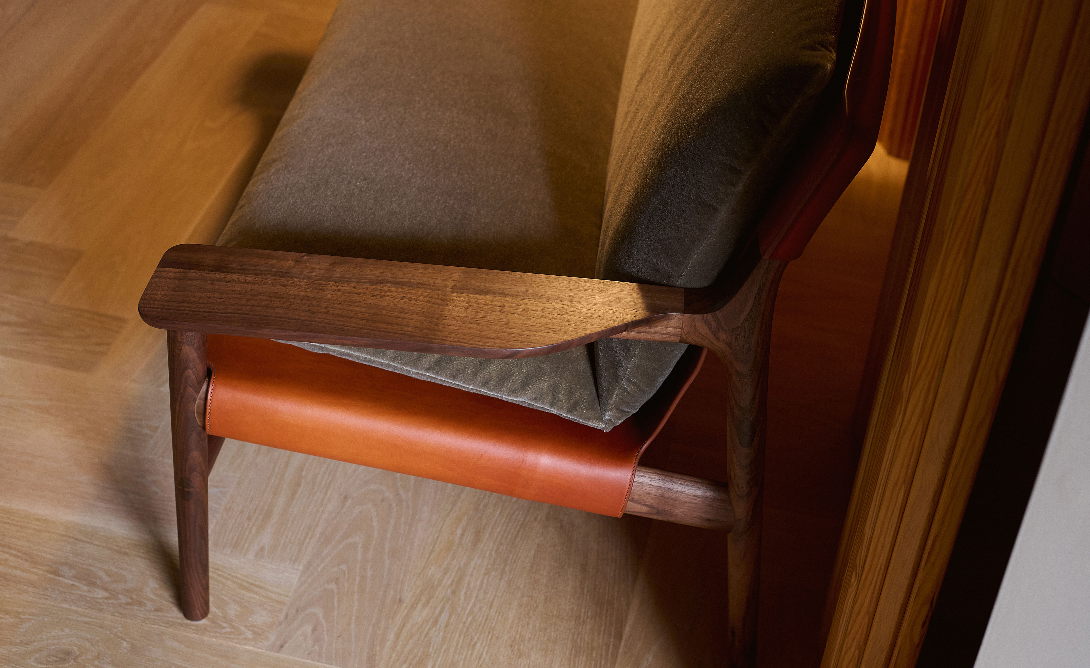 Sela Sofa with wide arms