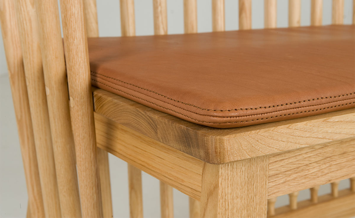 settle bench 446