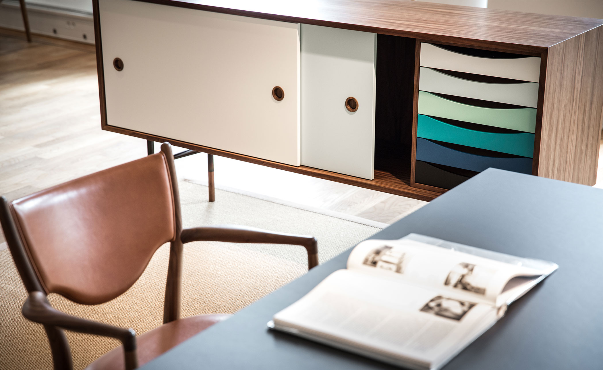 Sideboard with Tray Unit