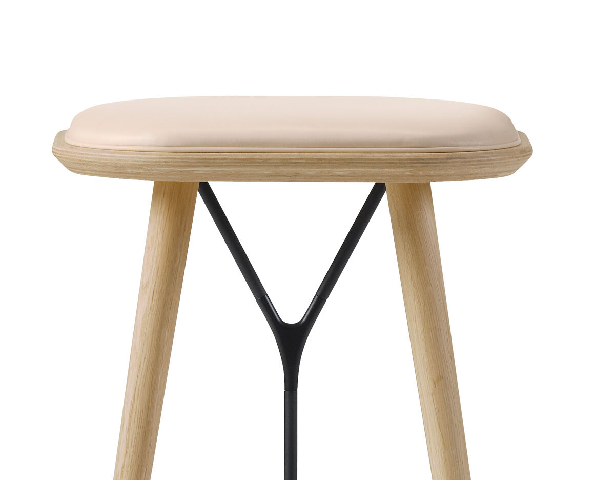 spine wood base stool