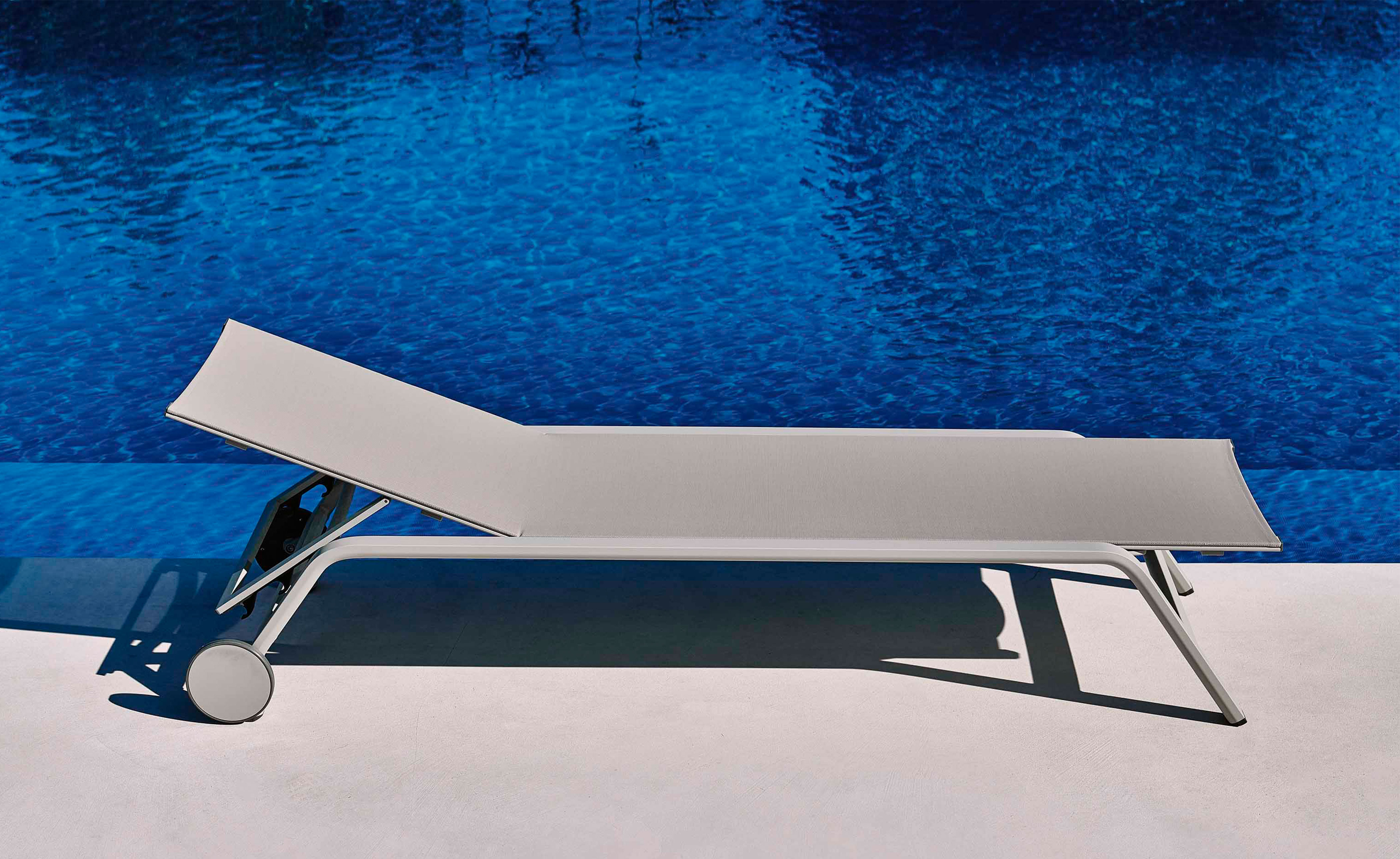 Stack Chaise Lounge
