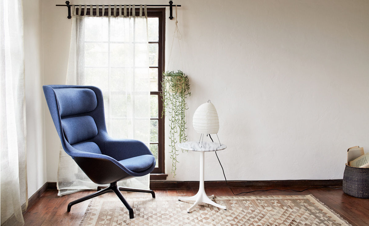 striad high back lounge chair with 4 star base