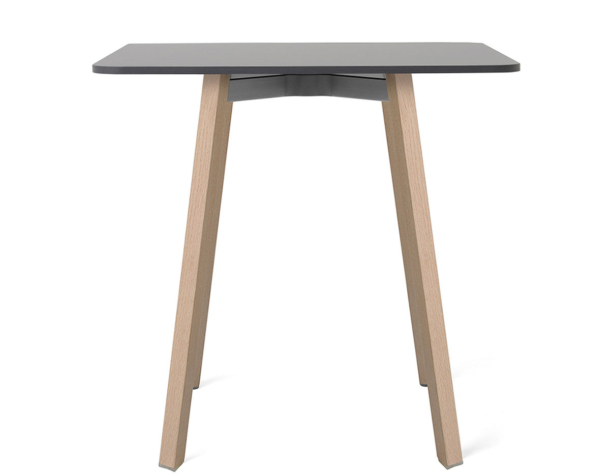su cafe table