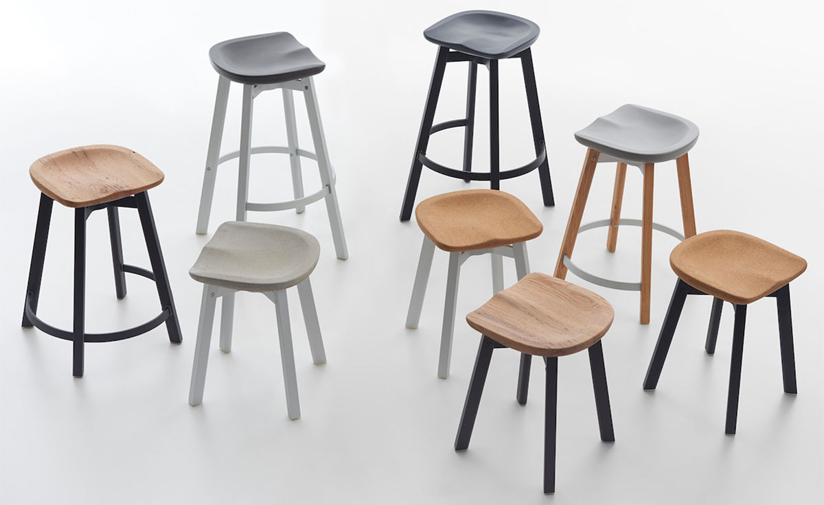 su stool with wood seat