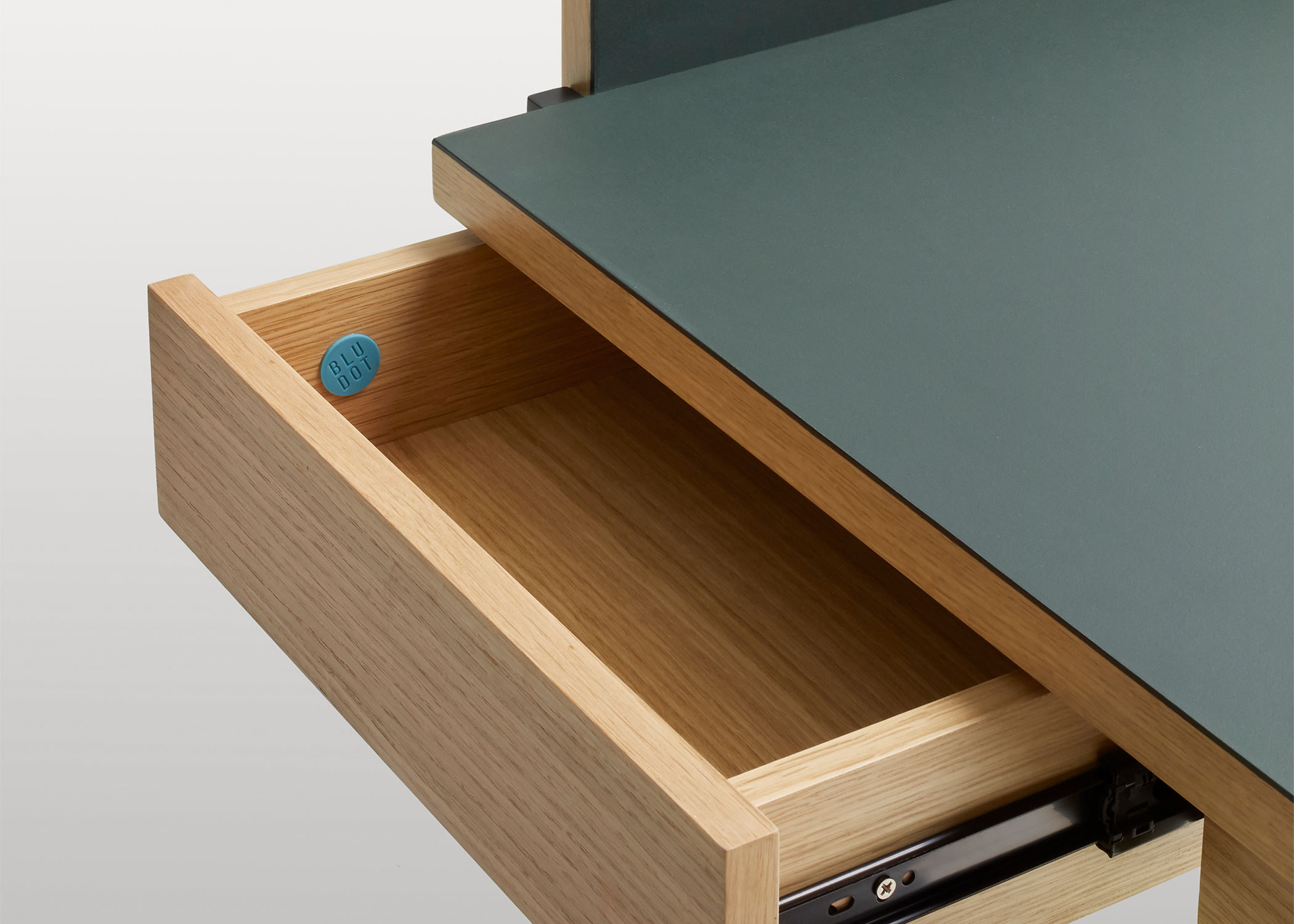 tabloid desk