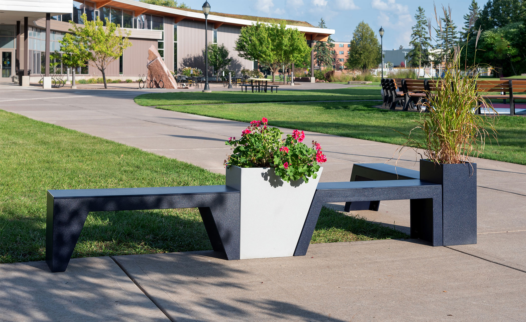 Tessellate Slope Planter