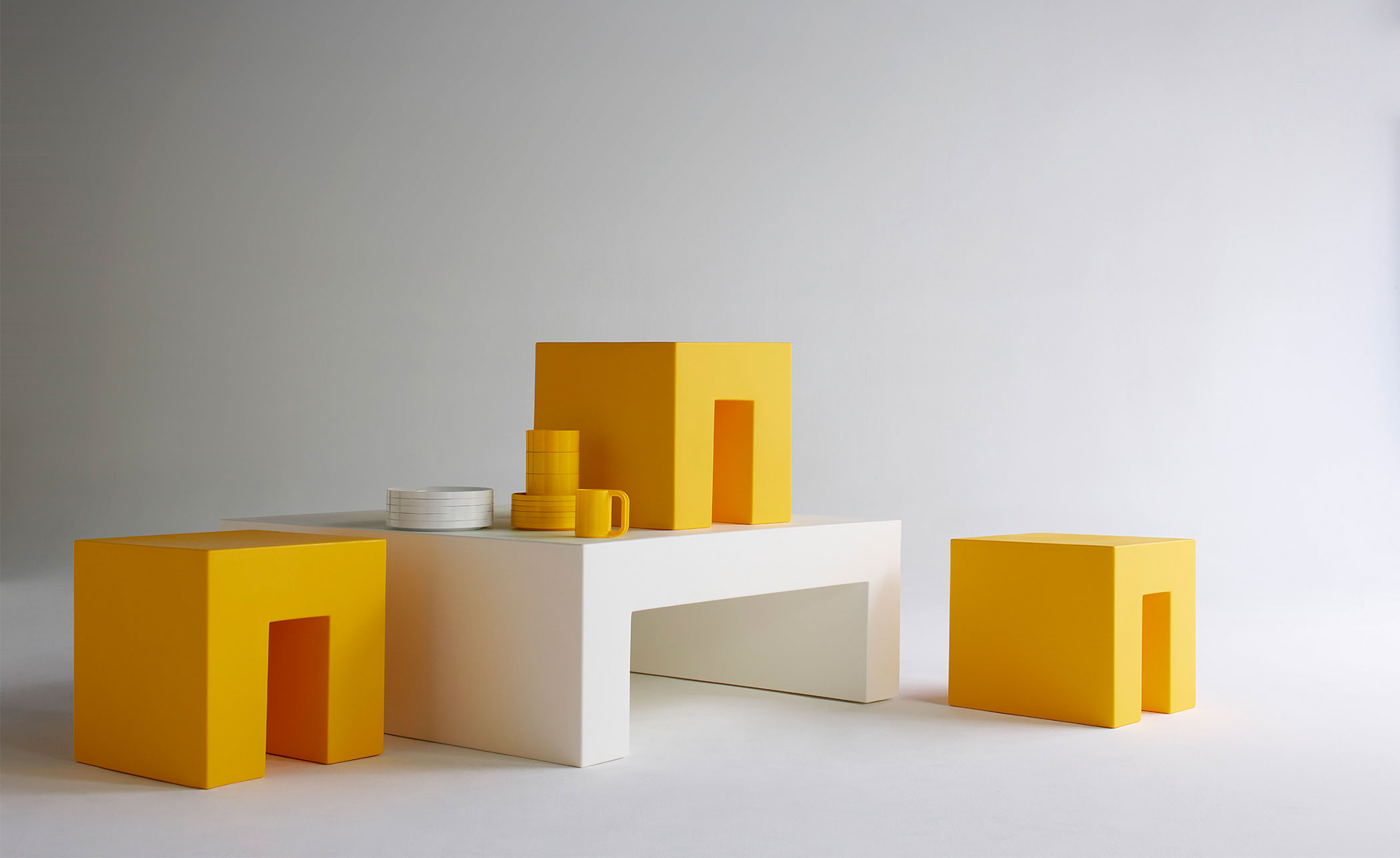 vignelli low table
