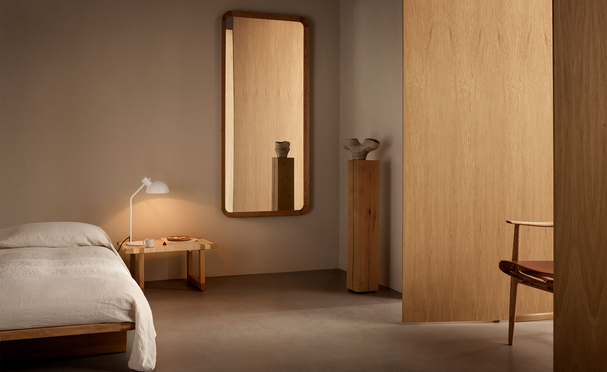 VLA62 Radio House Wall Mirror