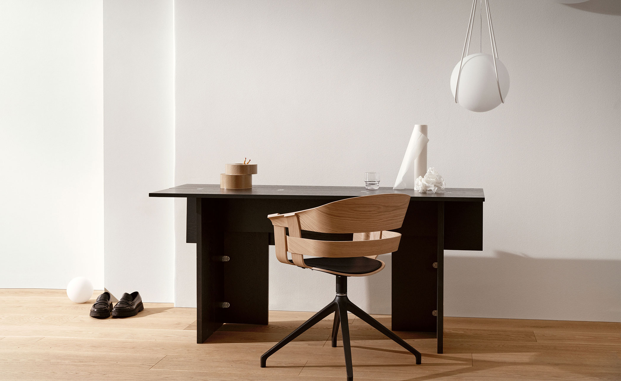 Wick Chair with swivel base