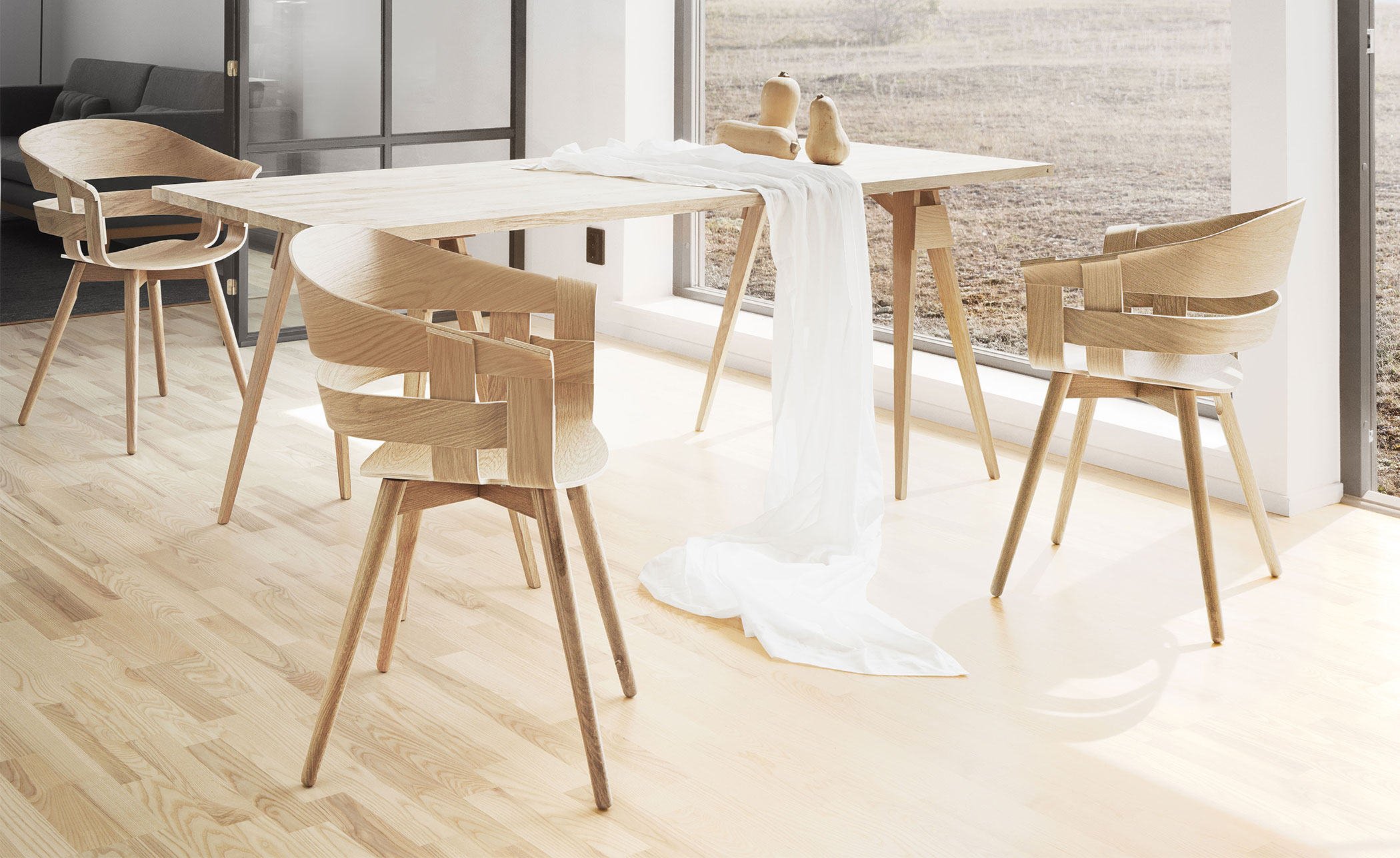 Wick Chair with wooden legs