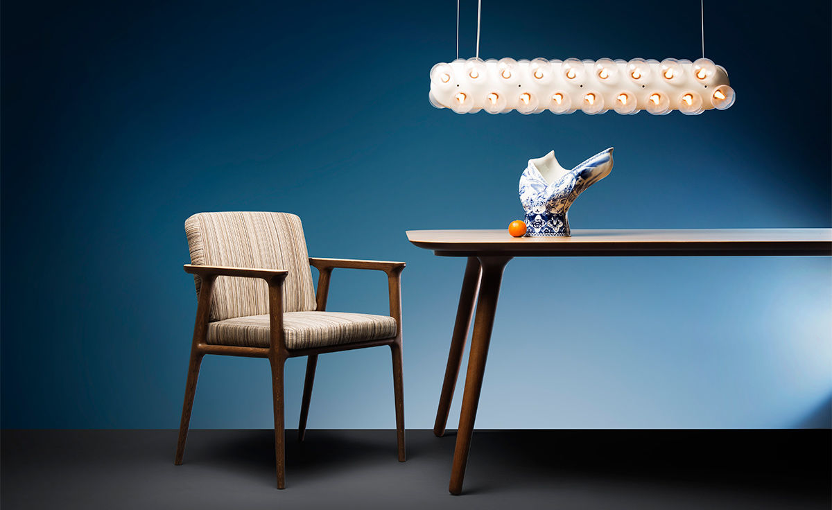 zio dining table