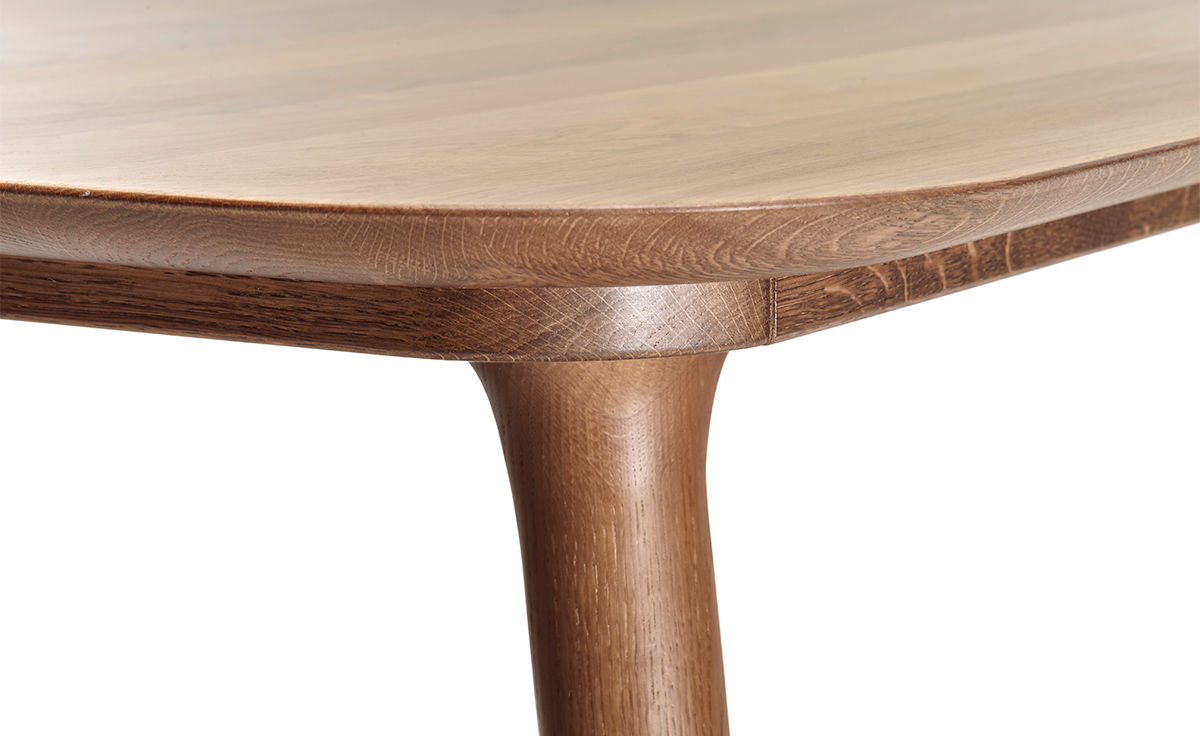 zio dining table